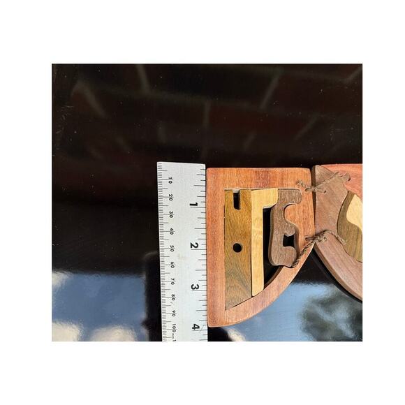 Wooden Nativity Sign with "Aleluyah" Inlay - Picture 4 of 5